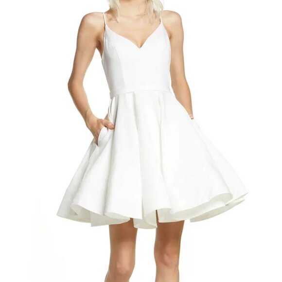 Ieena For Mac Duggal White Fit & Flare Cocktail Dress - Picture 3 of 3